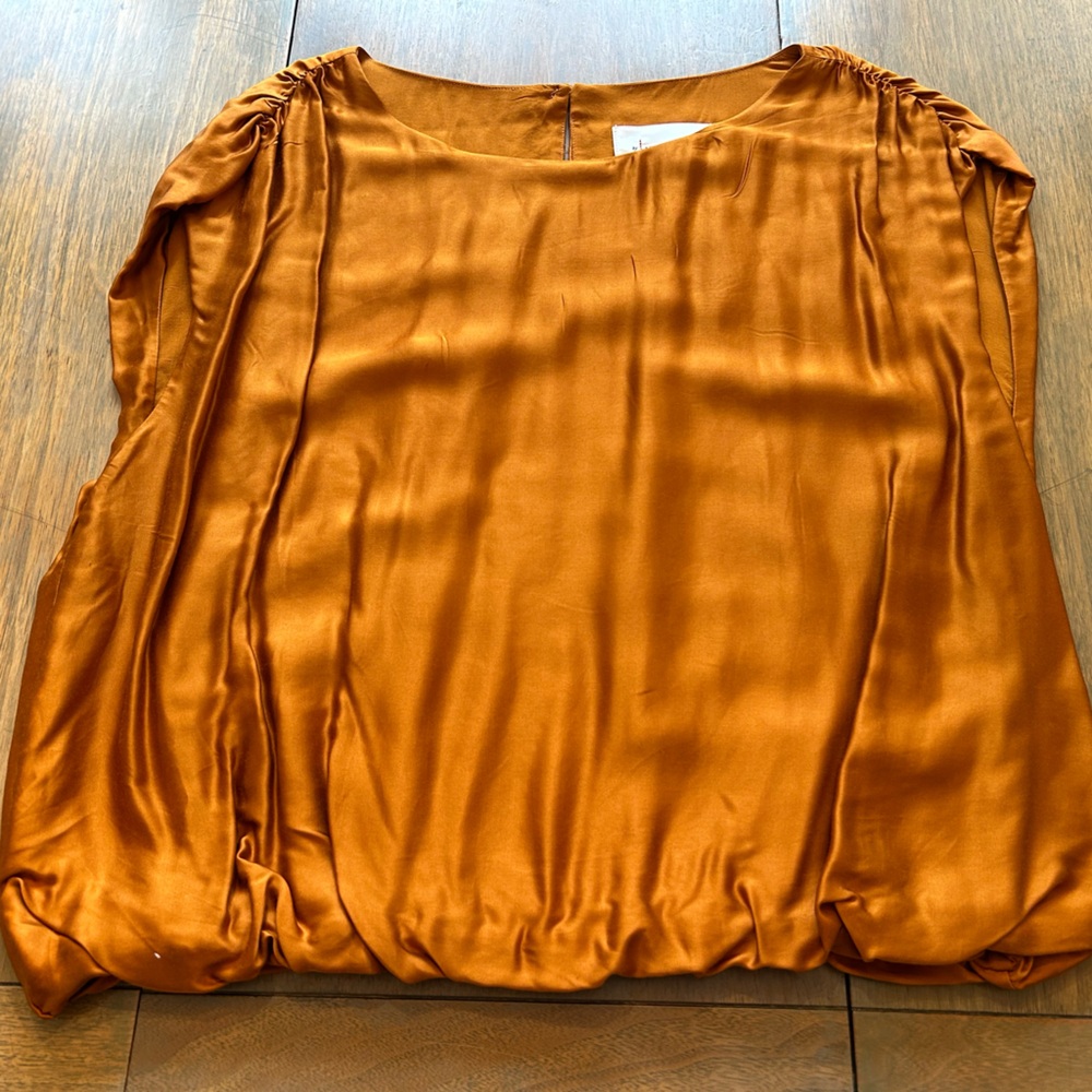 New with tags Anthropologie Silky Cropped Top